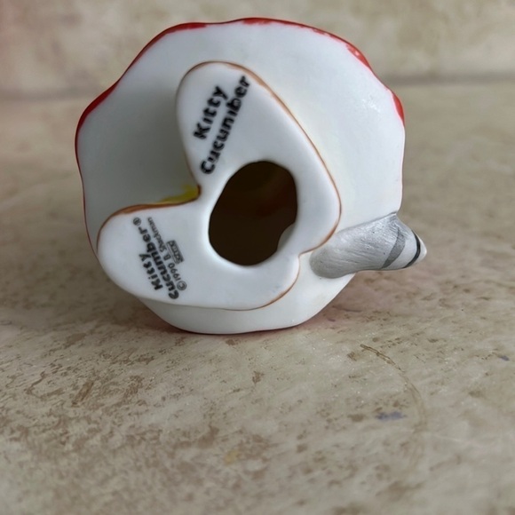 Schmid Kitty Cucumber Figurine Back to School 1990 - Picture 4 of 6